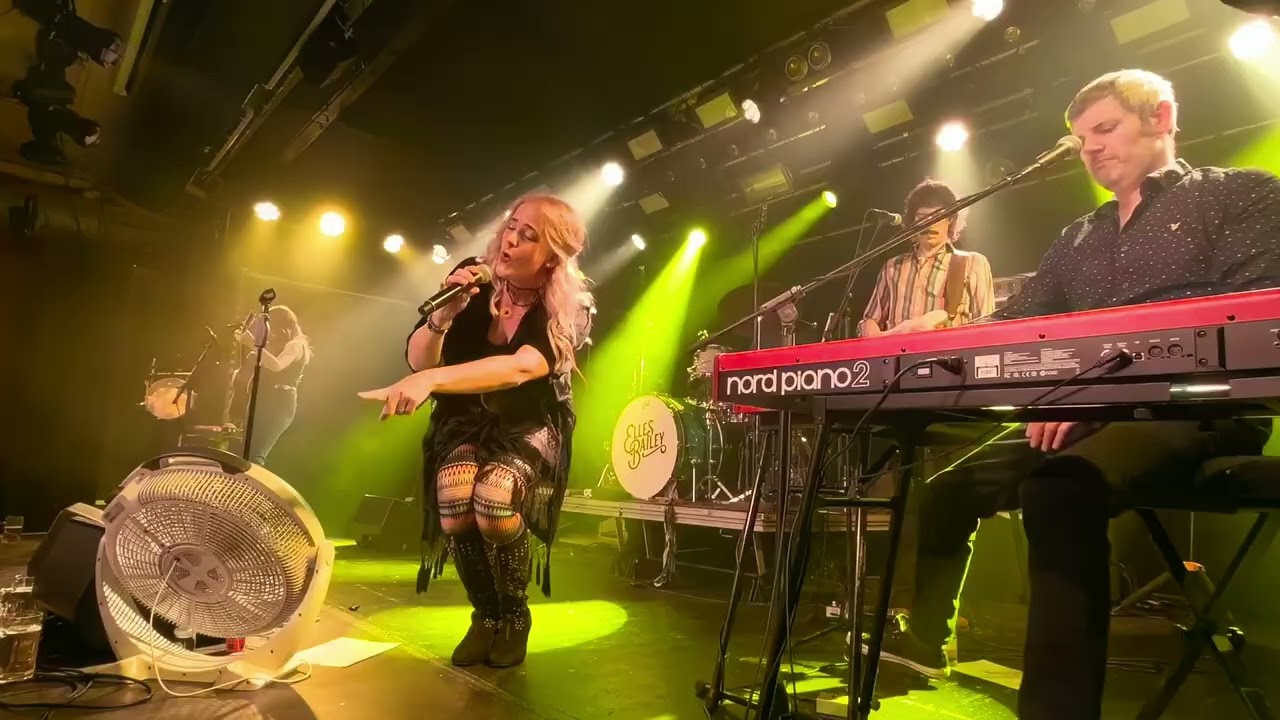 Elles Bailey - Growing Roots LIVE @colossaalAschaffenburg 23.02.2026 @ellesbailey 