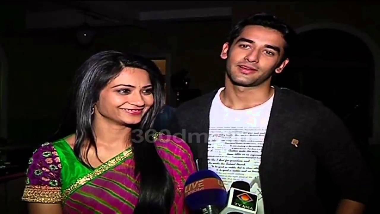Daily Soap GANGA: Ganga And Sagar Counting Their Favors On Eachother - Latest Video