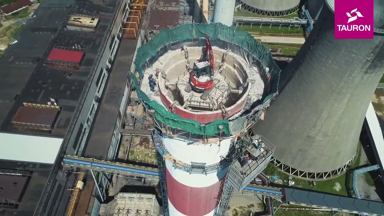 Burzenie komina w Elektrowni Łagisza - sierpień 2020