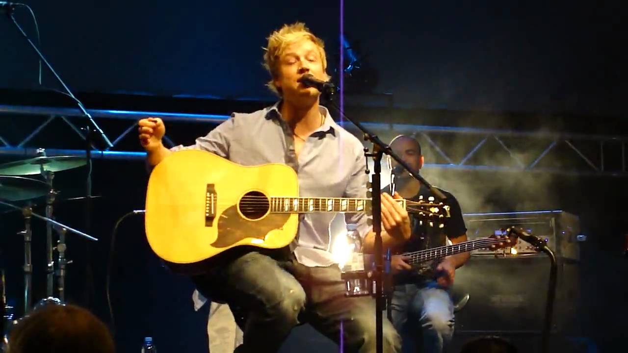 Sunrise Avenue - Somebody Will Find You Someday ACOUSTIC (Helsinki, Korjaamo 10.4.10 1st gig)