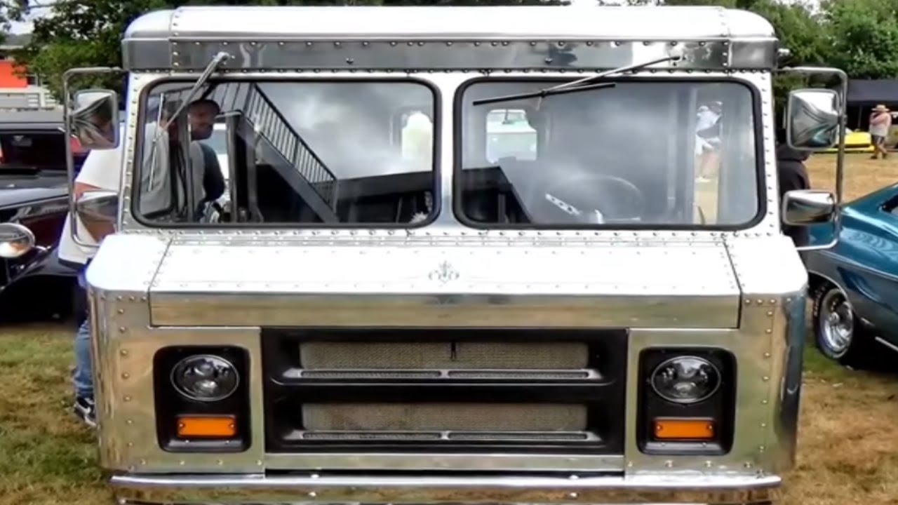 1970 CHEVROLET P10 VAN