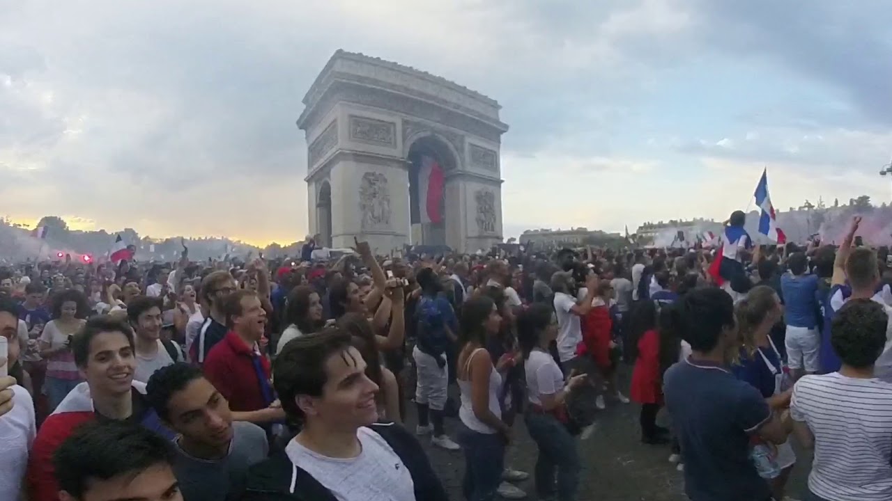 Place de l’Etoile (ou des 2 Étoiles ⭐️ ⭐️)