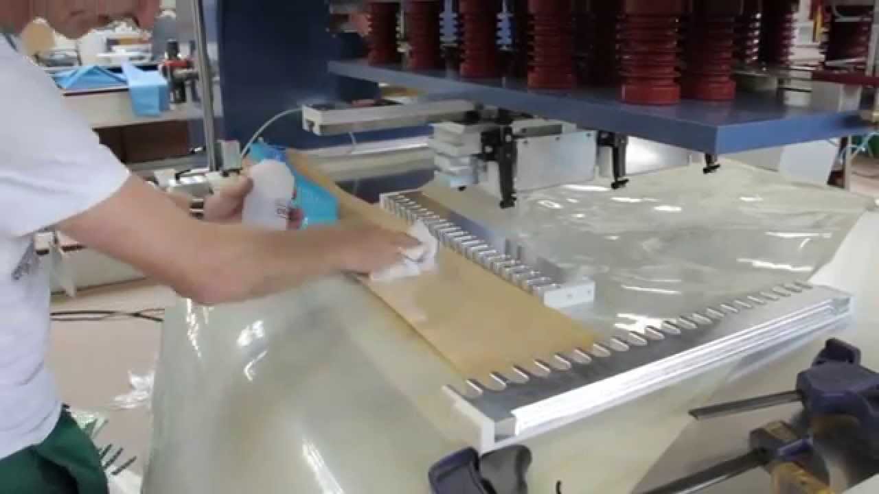 Belta HF welding machine - making sidewall for conveyor belt