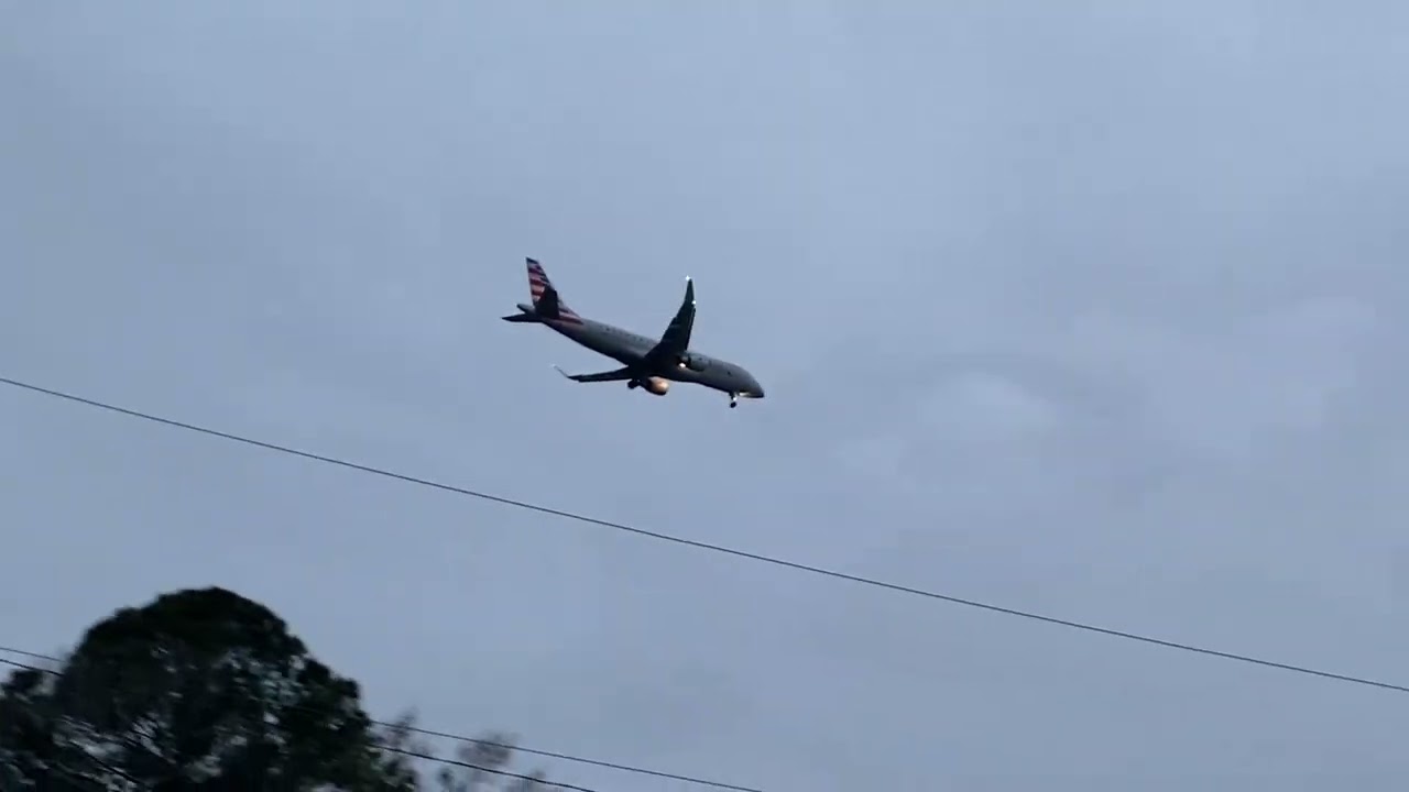 American/Envoy Airlines Embraer ERJ-175LR Landing at Charleston International Airport-1/24/26