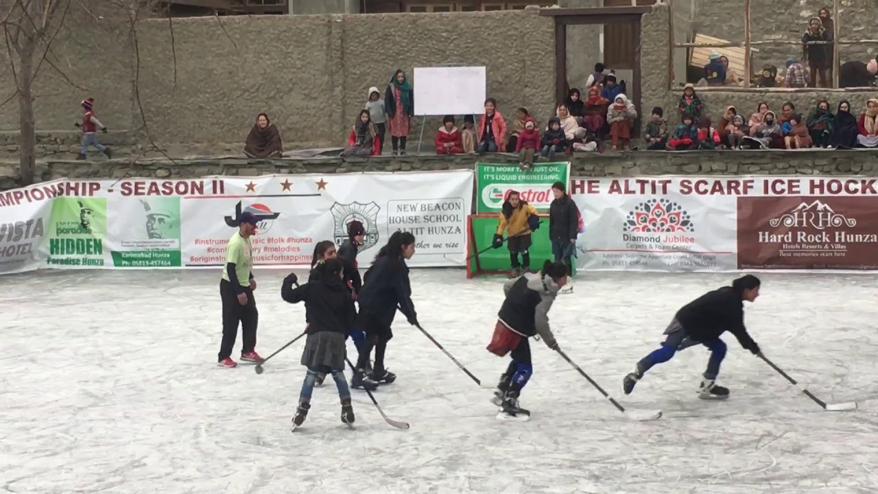 Girl ice hockey in Pakistan