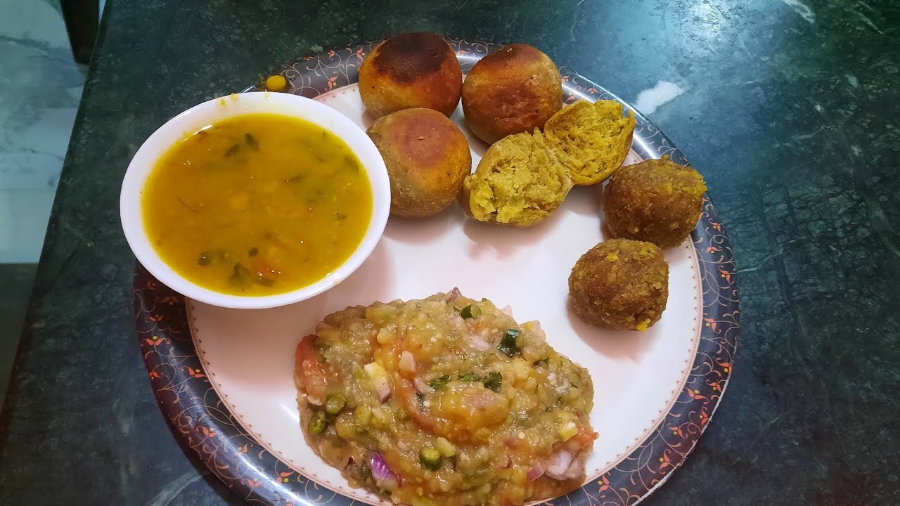 आज मैने बनाया है दाल बाटी चुरमा और चोखा अपने तरीके से #dalbatti #churma #ownstyle #cooking #food 