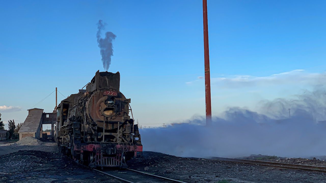 Sandaoling-JS Class Steam Locomotive boiler blowdown and the cylinder drain