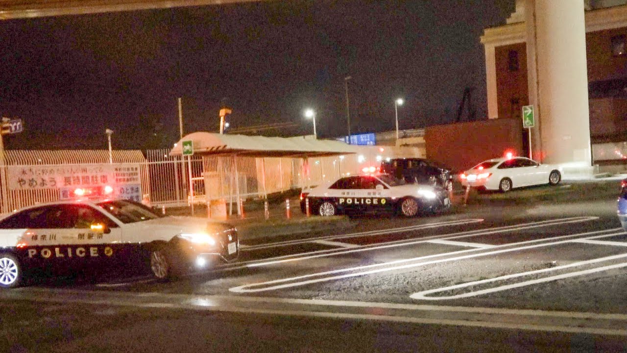 大黒PA閉鎖！ガンガンサイレンを鳴らして駐車車両を退かす神奈川県警！！！と無言の圧力で駐車車両を退かす警視庁のPA閉鎖