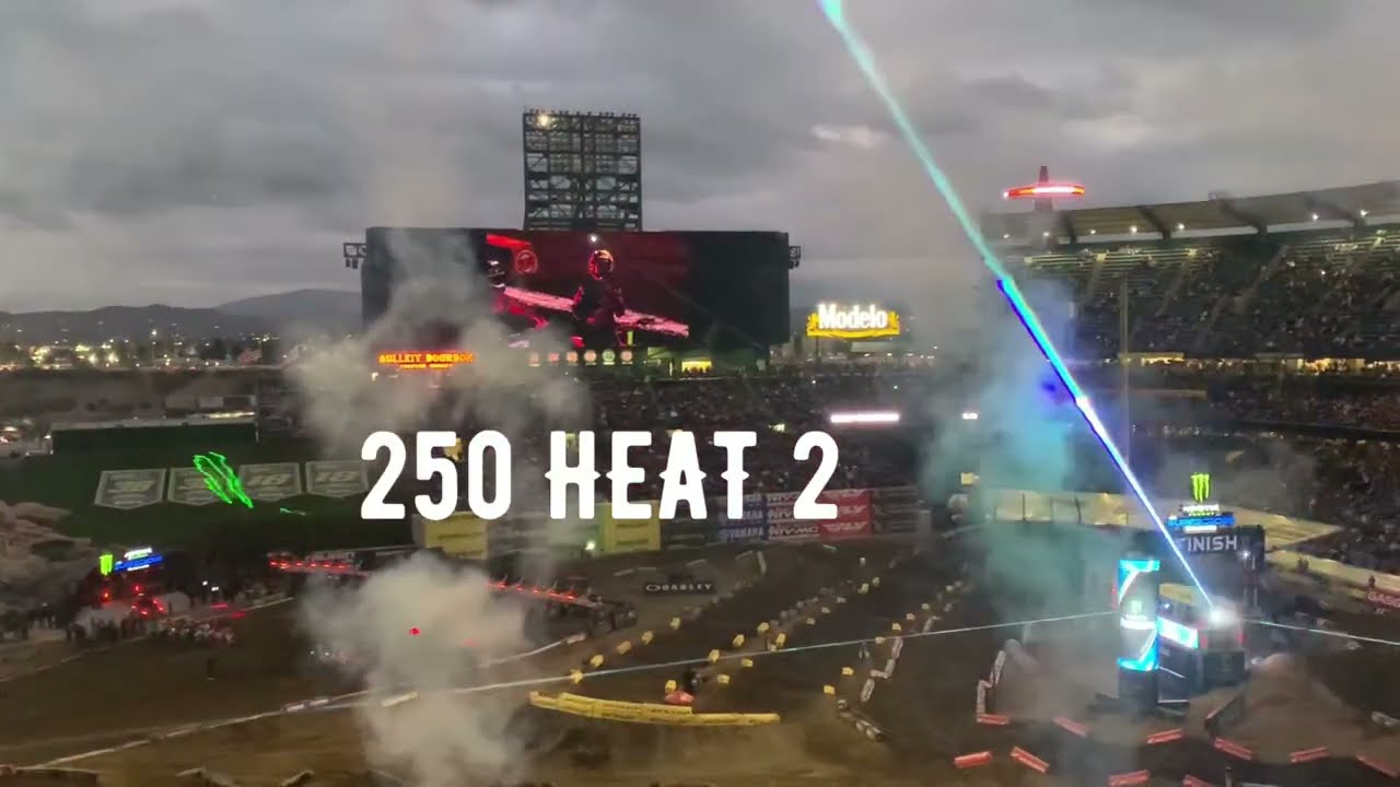 250 HEAT 2 Anaheim 2 Supercross | Deegan vs Beaumer (Fan reaction)