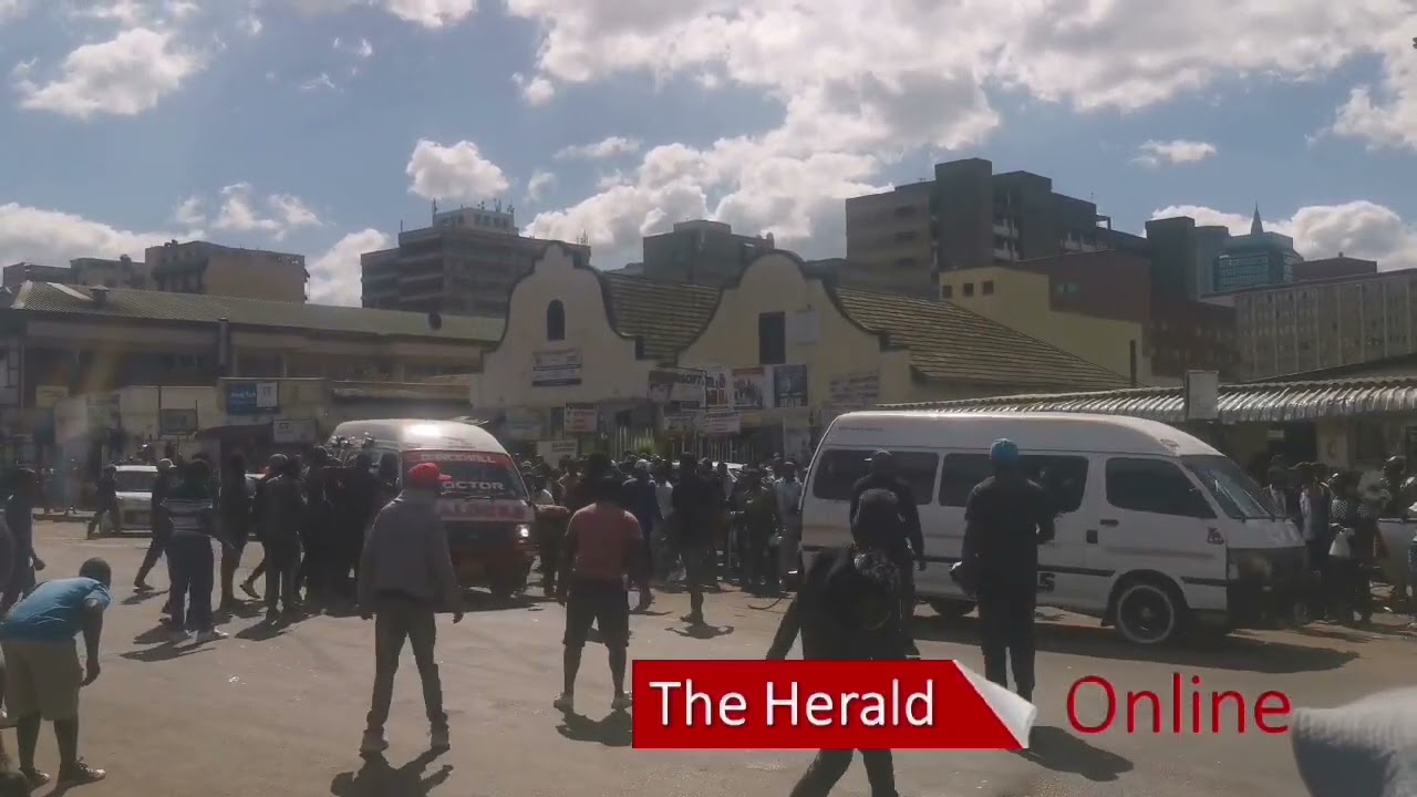 Kombi drivers and Harare City Council traffic officers clash along Chinhoyi Street in Harare