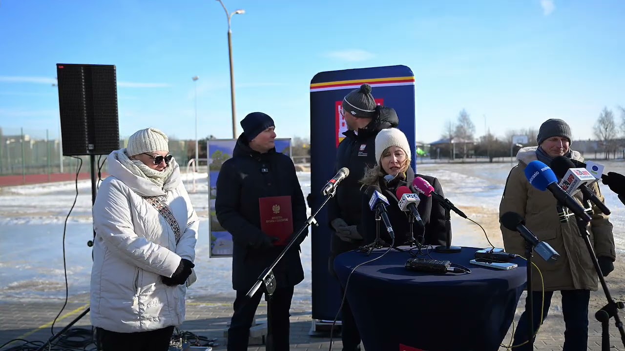 Konferencja prasowa dotycząca pozytywnej decyzji w sprawie inowrocławskiego lodowiska