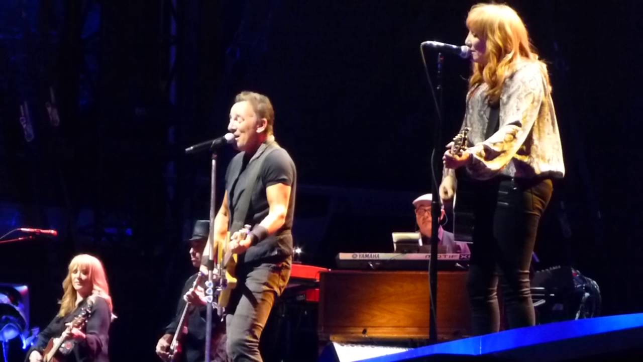 Brilliant Disguise - Springsteen - MetLife#1 Aug 23, 2016