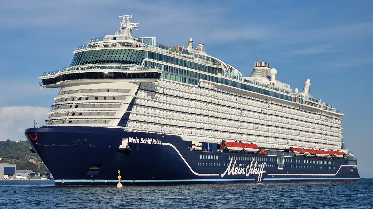 Departure of cruise ship MEIN SCHIFF RELAX, La Spezia 03/07/2025 (Tui Cruises) HD