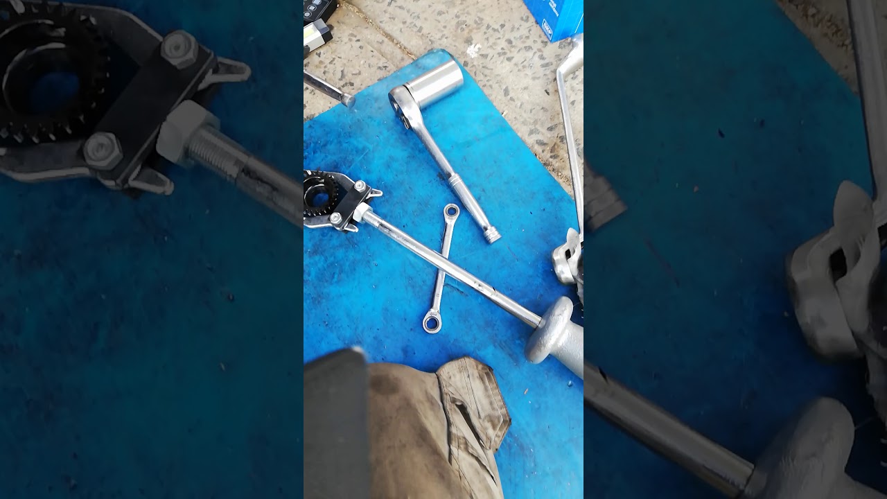 2010 RENAULT MASTER WATER PUMP CHANGE PART 2