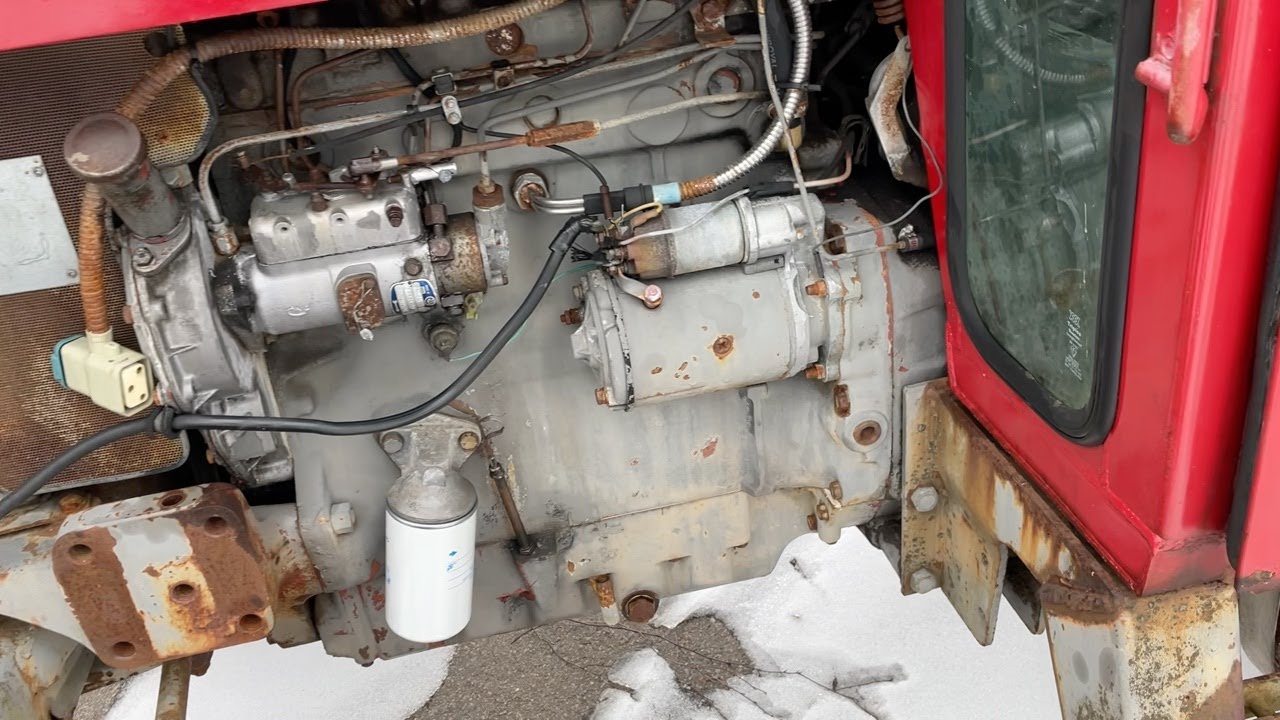 Köp Traktor Massey Ferguson 565 på Klaravik