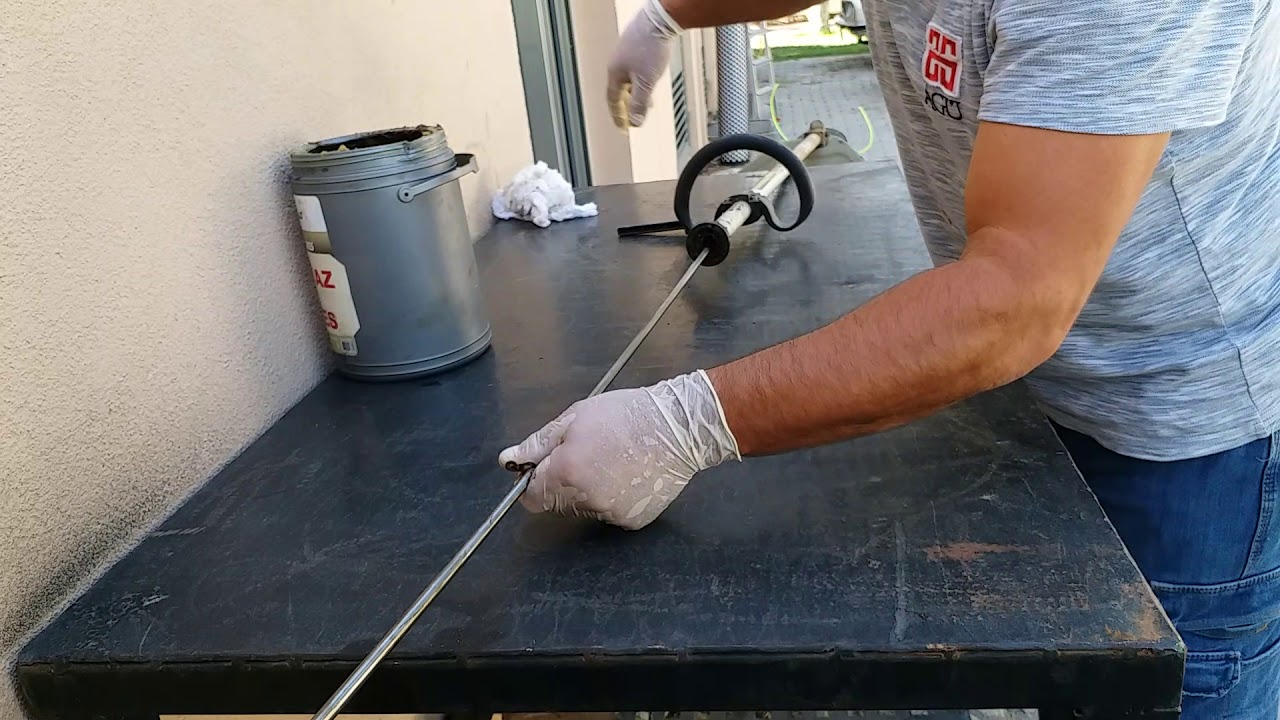 Tırpan makinasının şaftı nasıl yağlanır.How to lubricate and assemble the blade of a scythe machine.