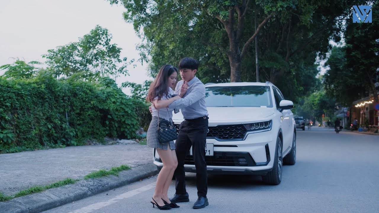 Chủ Tịch Hào Hoa Bảo Vệ Cô Bạn Gái Cũ Khỏi Sự Hãm Hại Của Vị Hôn Thê Ép Buộc Và Cái Kết - Tập 739