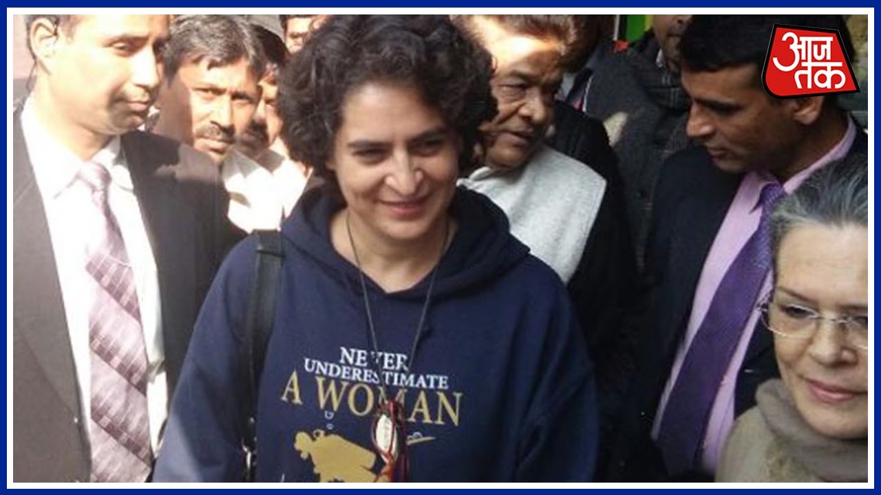 Priyanka And Sonia Was Seen In Delhi's Khan Market
