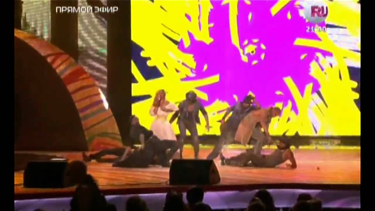 Вера Брежнева - Хороший день (Премия RU TV 2013 живой звук)