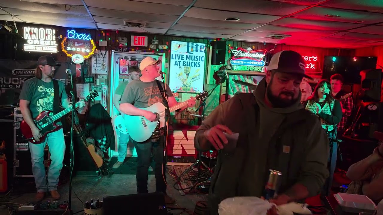 Rumor Has It - Traynr Band at Buck's 