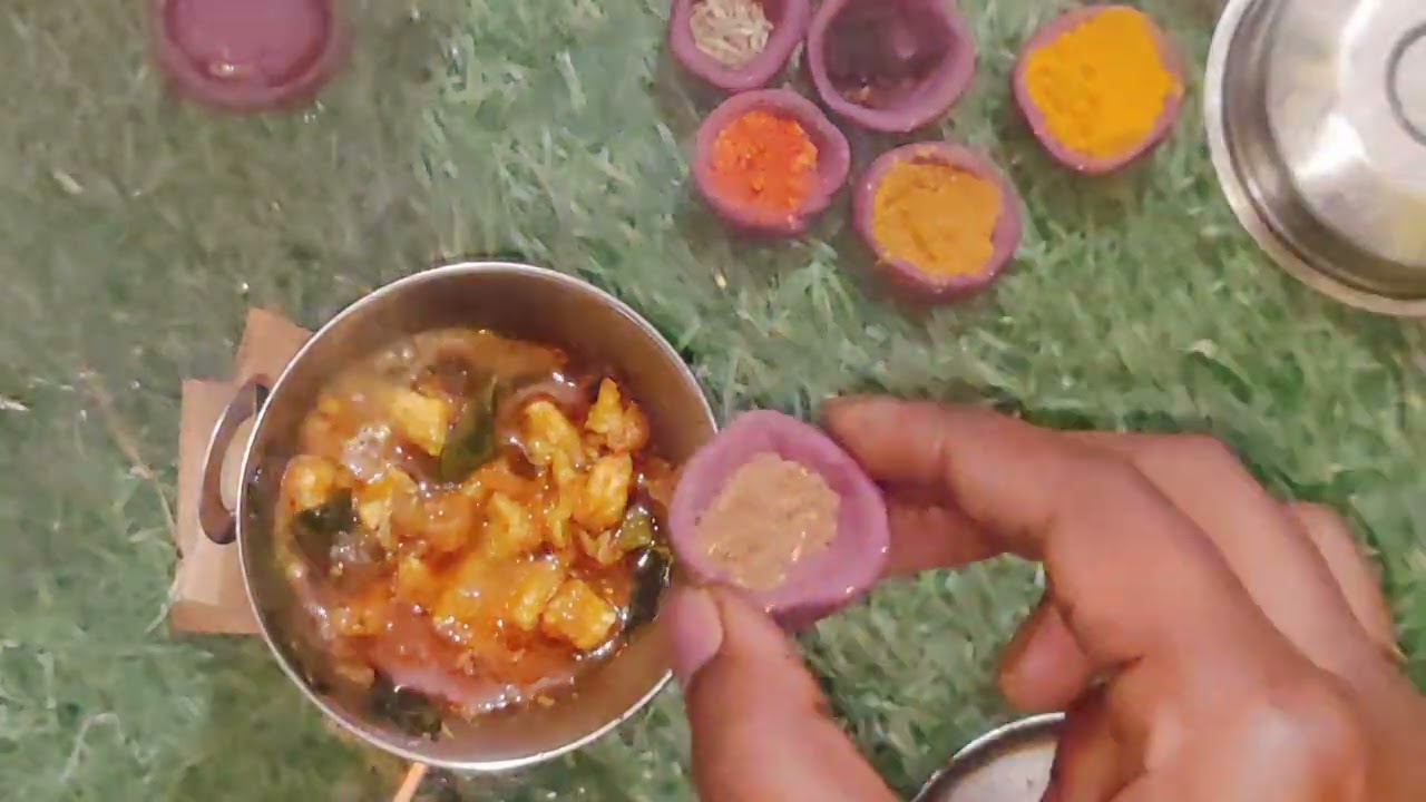 #Tiny Kitchen, Big Flavor | Fresh & Spicy Chicken Curry
