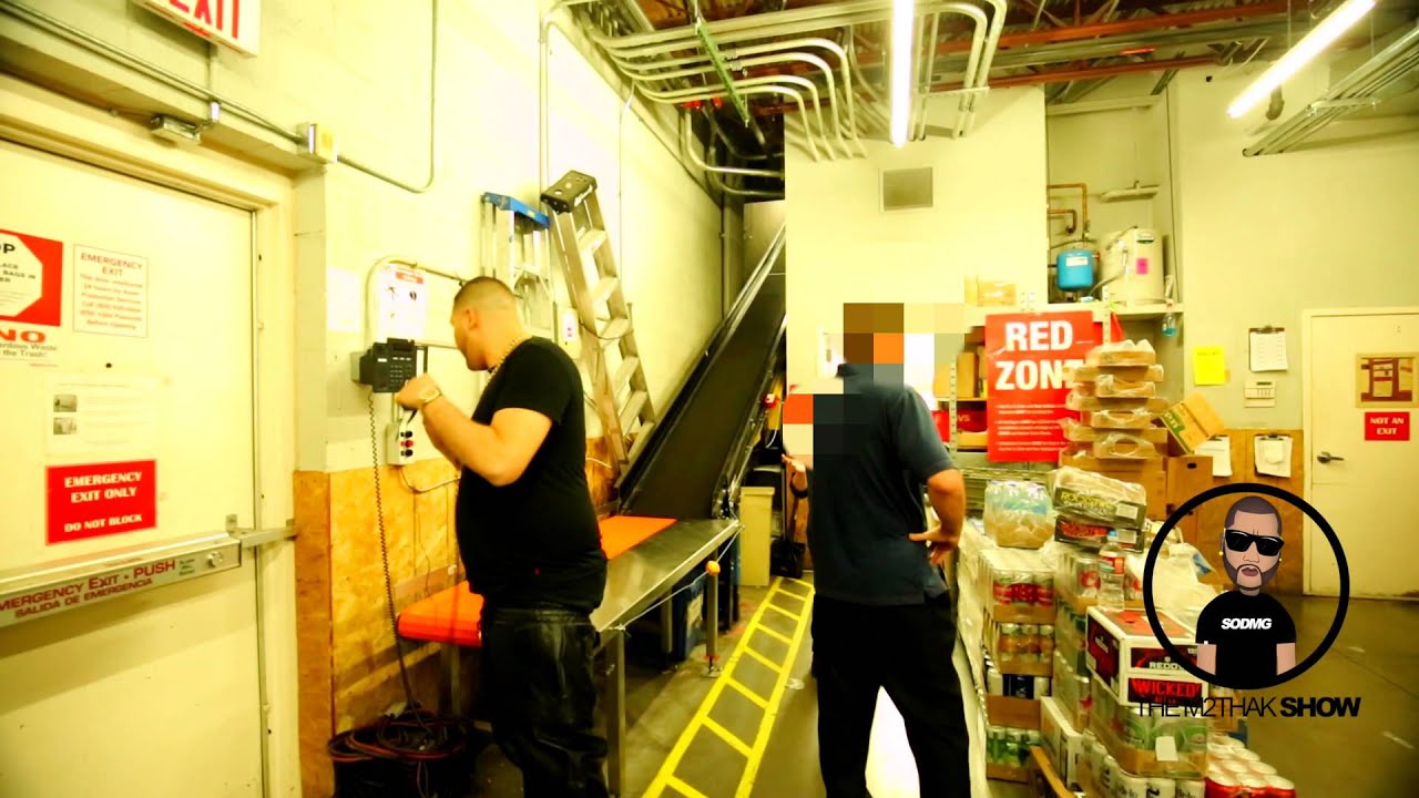 (AUTHORITY PATROL 13) EVERYONE OUT OF THE STORE PRANK