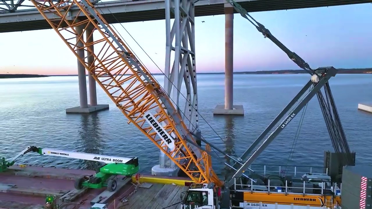 Liebherr LR 1400 SX on a bridge Demo job