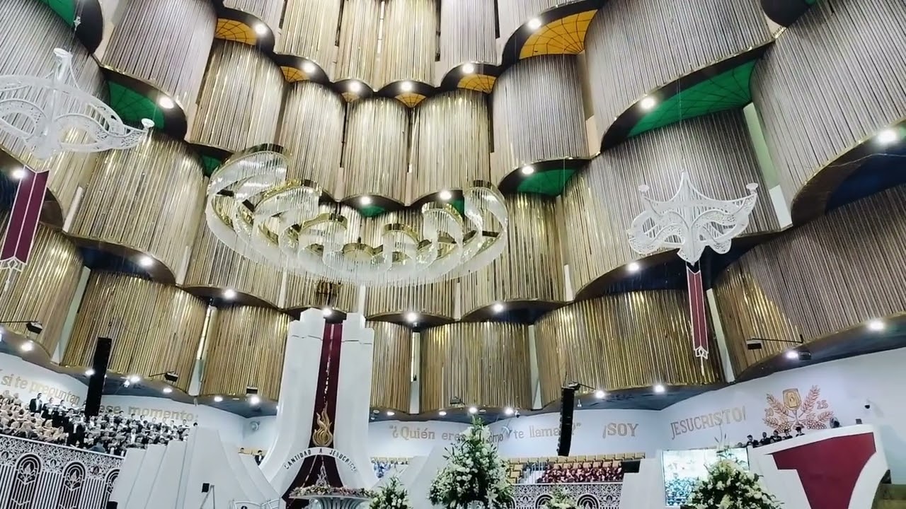 ENTRÉ AL TEMPLO, FRAGMENTO DEL CANTO UNÁNIMES CANTAD! CANTOS DEL CORO LLDM #laluzdelmundo #lldm 