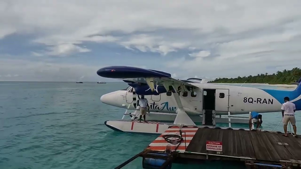 Seaplane from RIU Palace / Atoll to Male