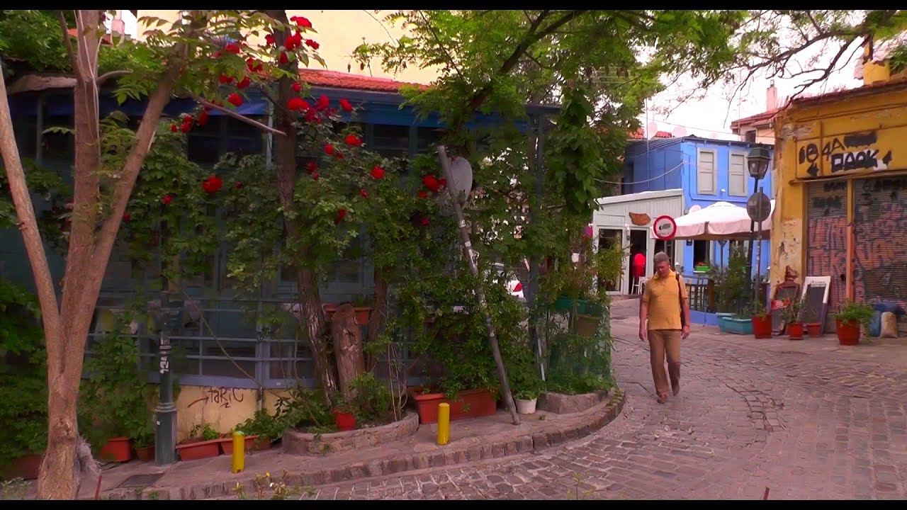 Άνω Πόλη, βόλτα στα γραφικά σοκάκια της / Walking along the picturesque streets of Upper Town