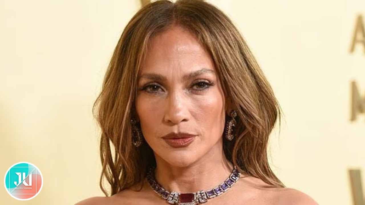 Jennifer Lopez dazzles in eye-popping dress during 'Globes weekend'