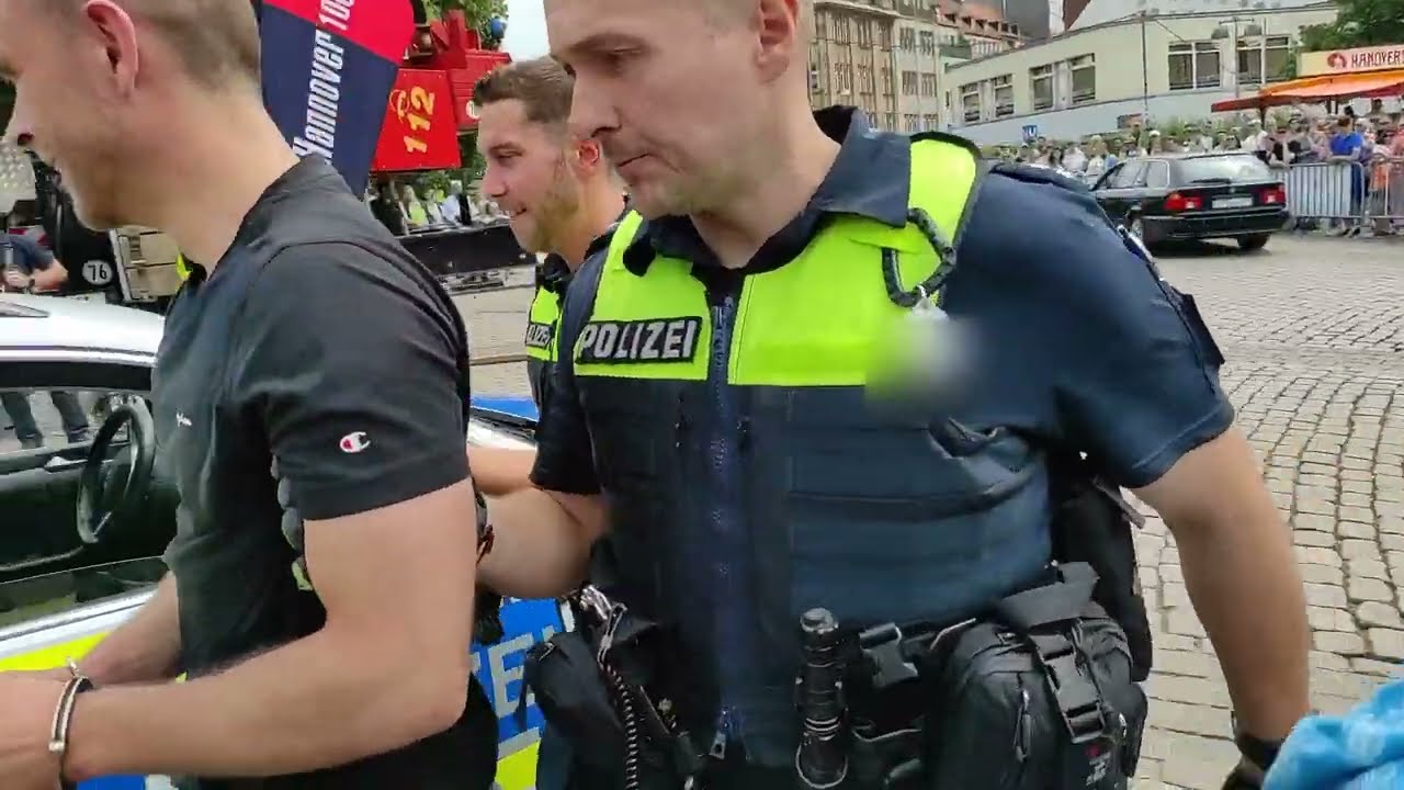 Germany,Hannover.Steintor Blaulichtmeile Polizei Festnahme