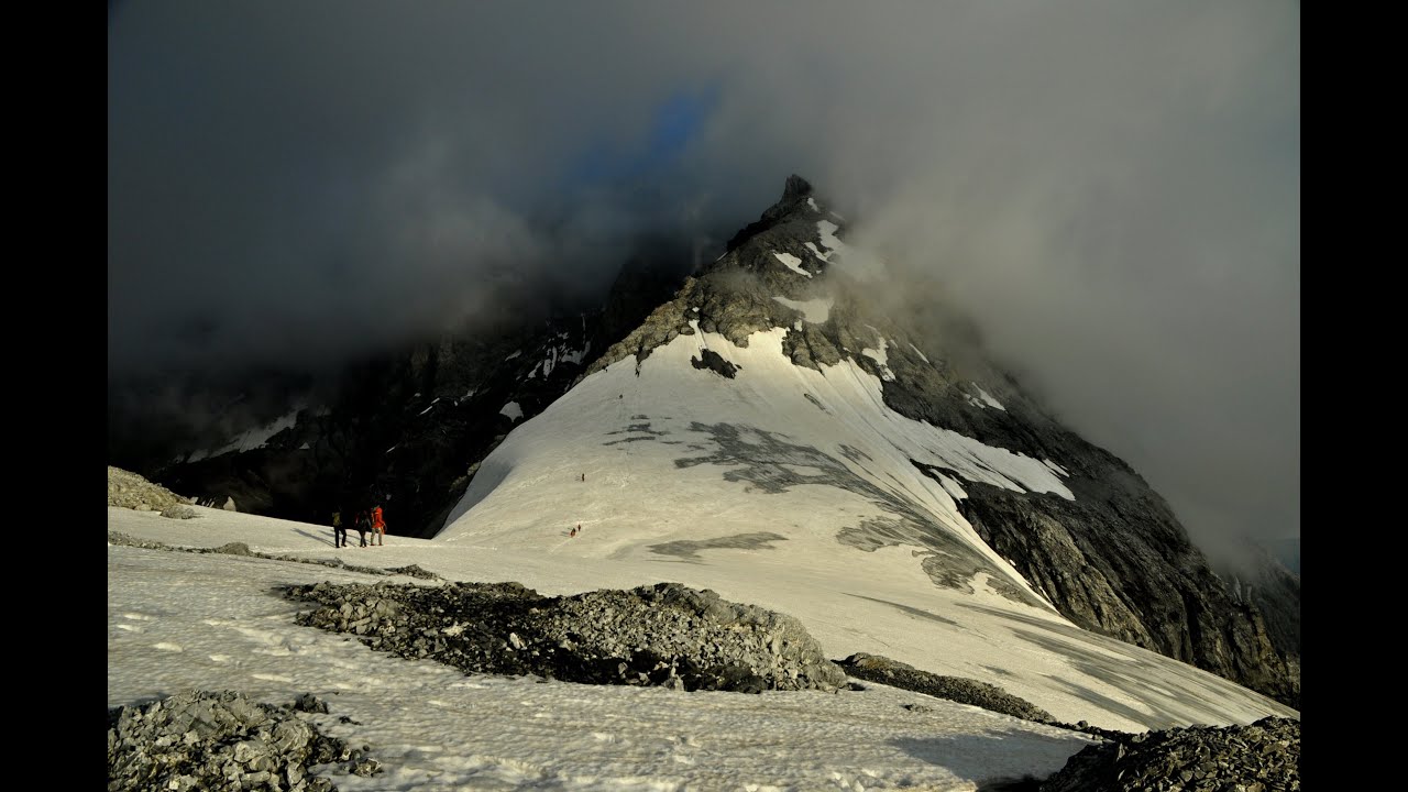 Ortler (3905m) - Hintergrat (AD) with bivak under overhang