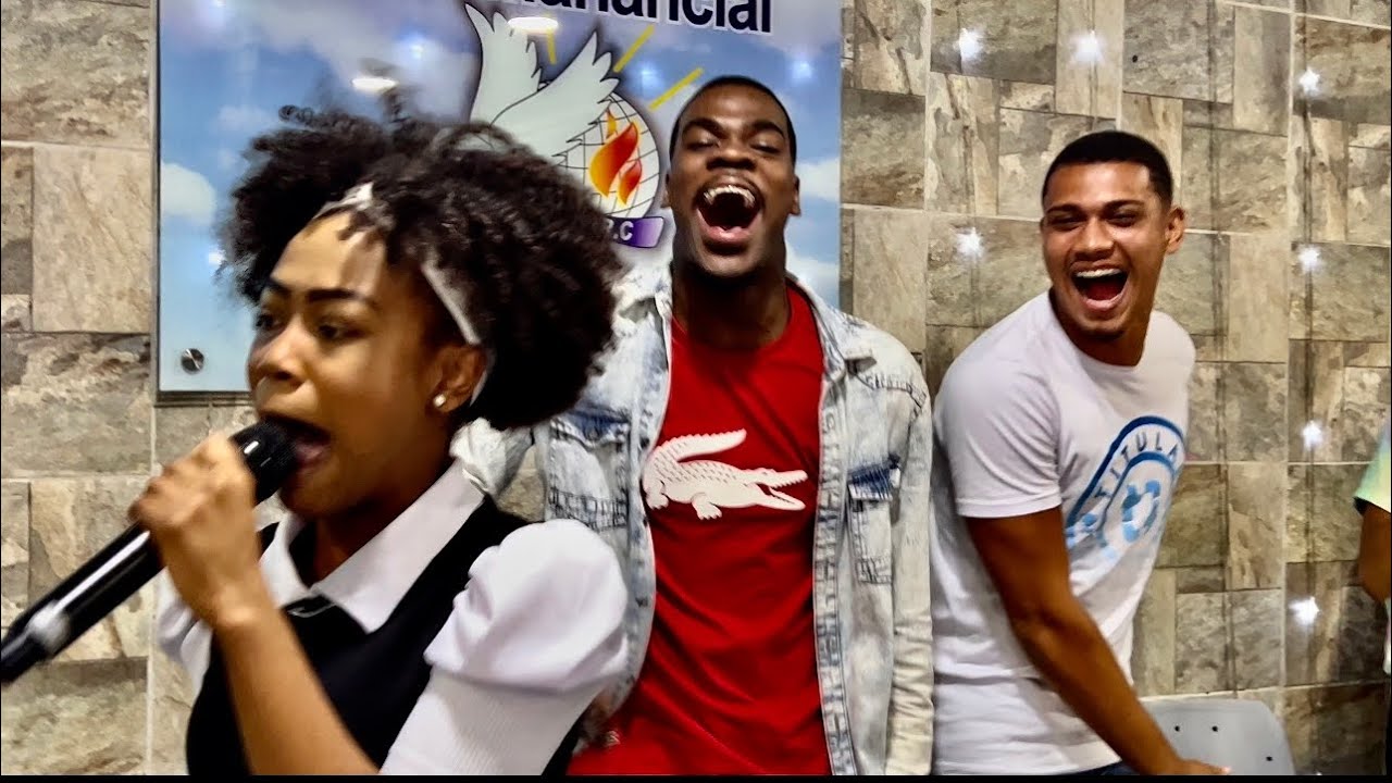O FOGO PEGOU 😱 ELA É DIFERENTE DEMAIS 😭🔥 Beatriz Alves -- Sala de Adoração