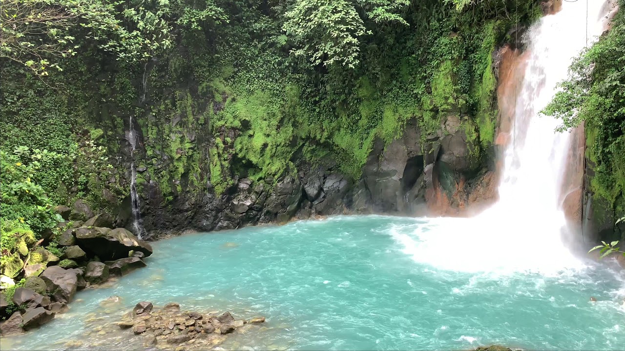 RioCeleste water fall