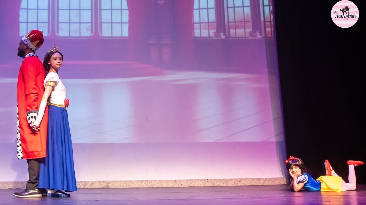 Branca de Neve criança  - Espetáculo Branca de neve e o Studio de dança Viviane Bittencourt 🍎