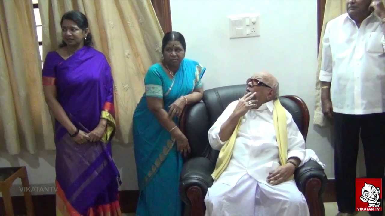 Kanimozhi Birthday Celebration - Junior Vikatan