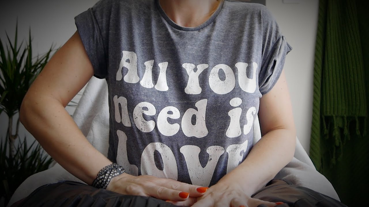 ASMR | All you need is... make up brushes ♥︎ Crinkles, Wood & Soft Brushing