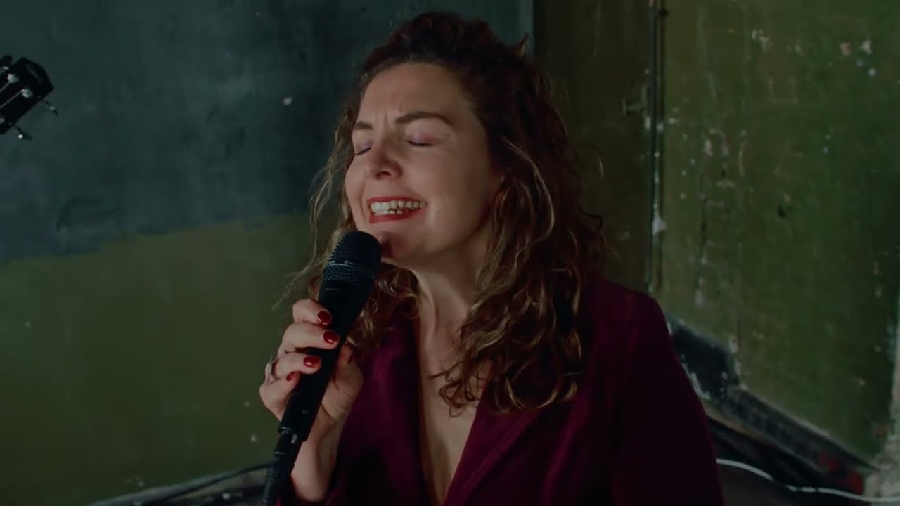 Eliza Hull - Lilac Dreams (Live at The Abbotsford Convent)