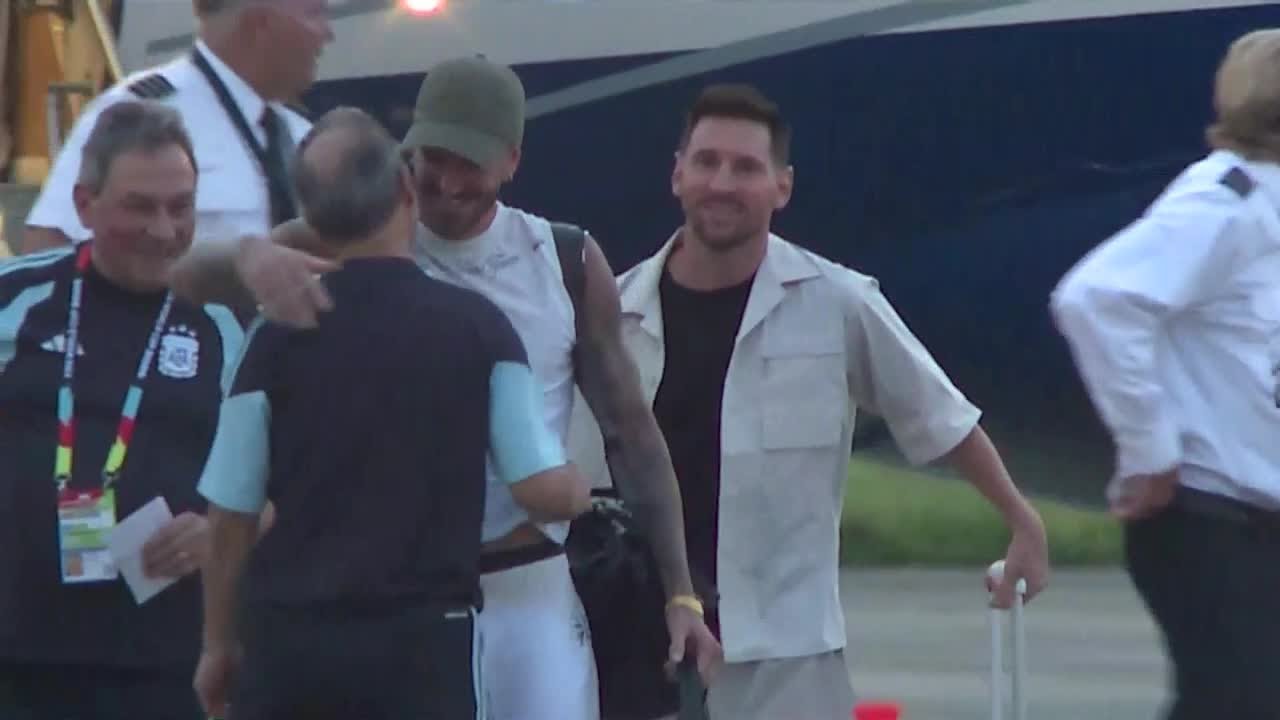 Lionel Messi arrives in Kansas City for the World Cup