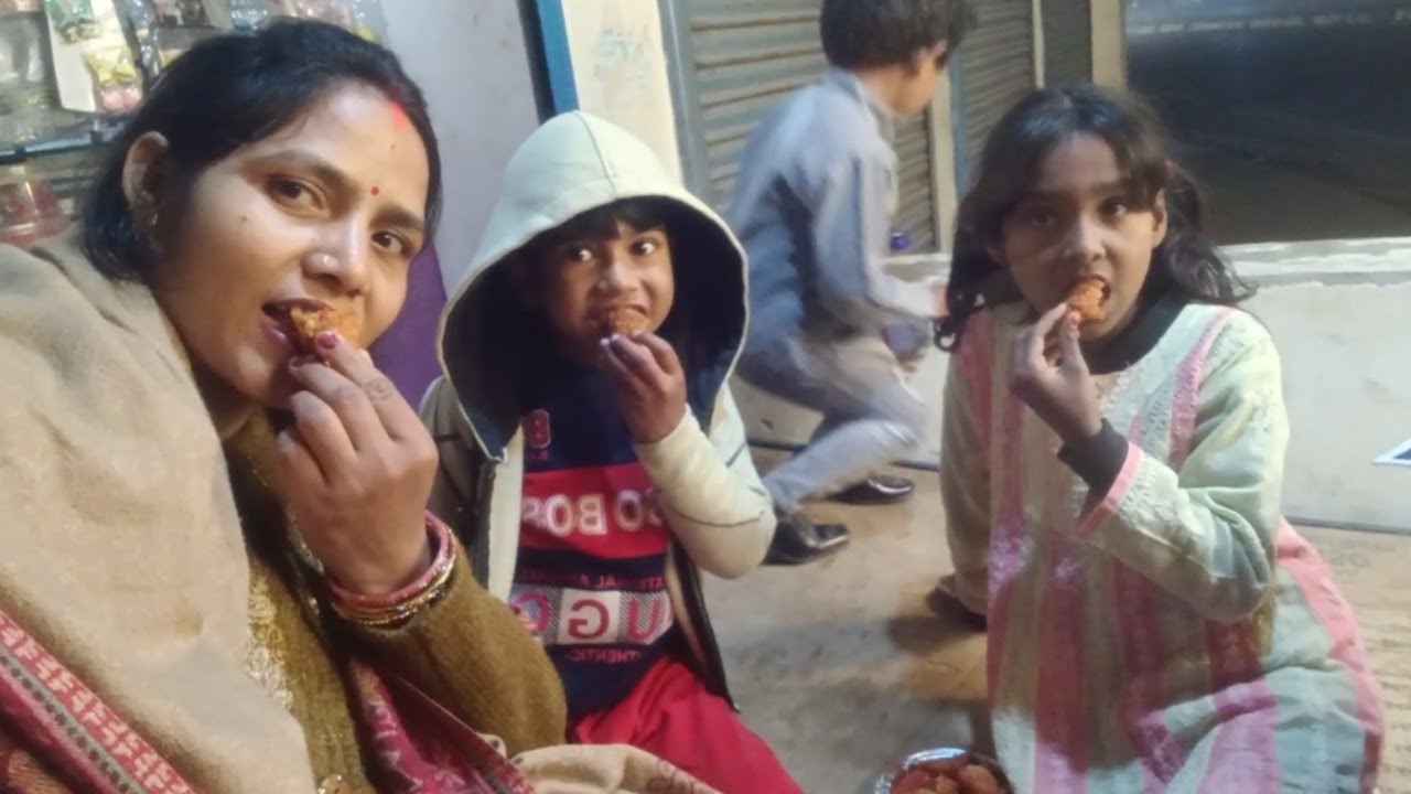 Dekhiye Dosto Ham Log  Nikale Hai Walking Ke Liye Bachcho Ke Sath ll Bhut Achha Lag Rha Hai 🤗🤗♥️♥️🫶🥰
