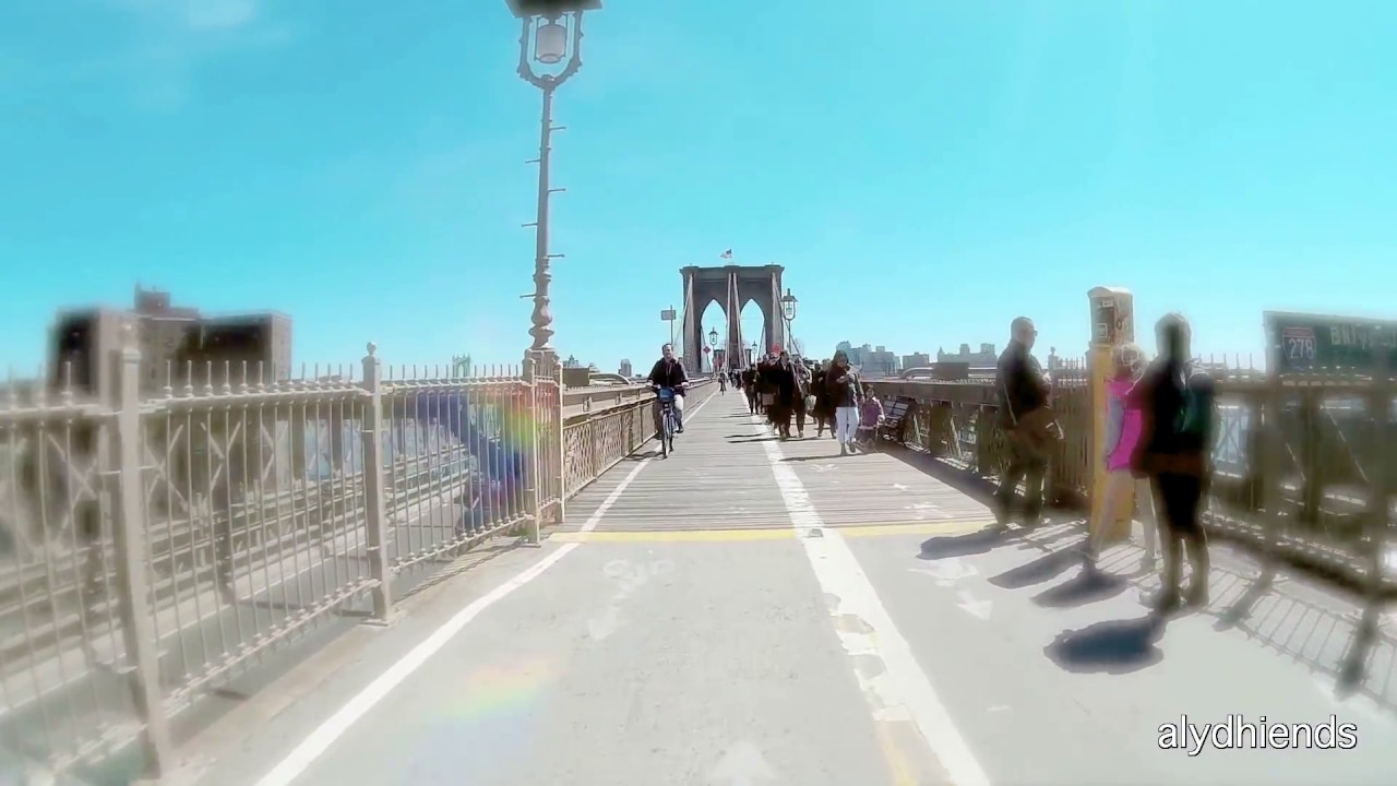 Scooter Ride Across Brooklyn Bridge [E-TwoW]