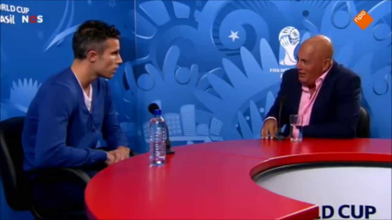 Robin van Persie boos op Pierre van Hooijdonk