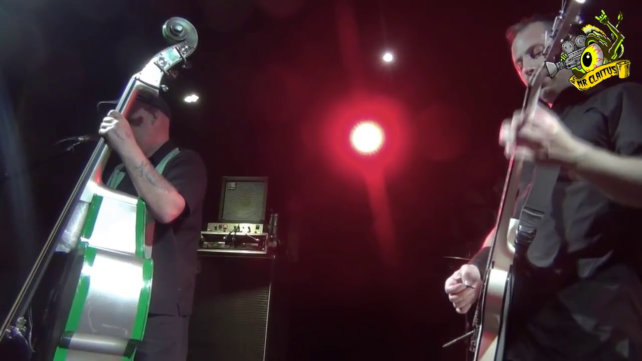 ▲Frenzy - I see red - Centrale Rock Pub (May 2015)