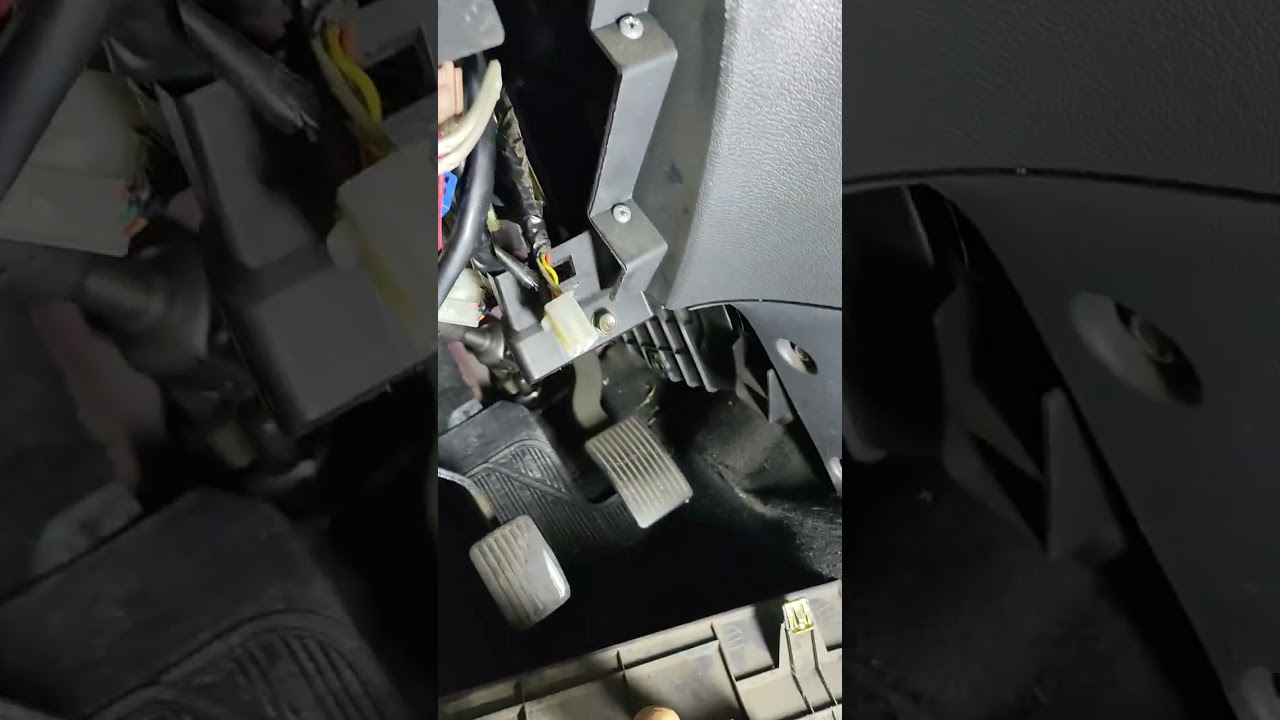 Trava e não destrava ou destrava e não trava as portas JAC J3 2012.