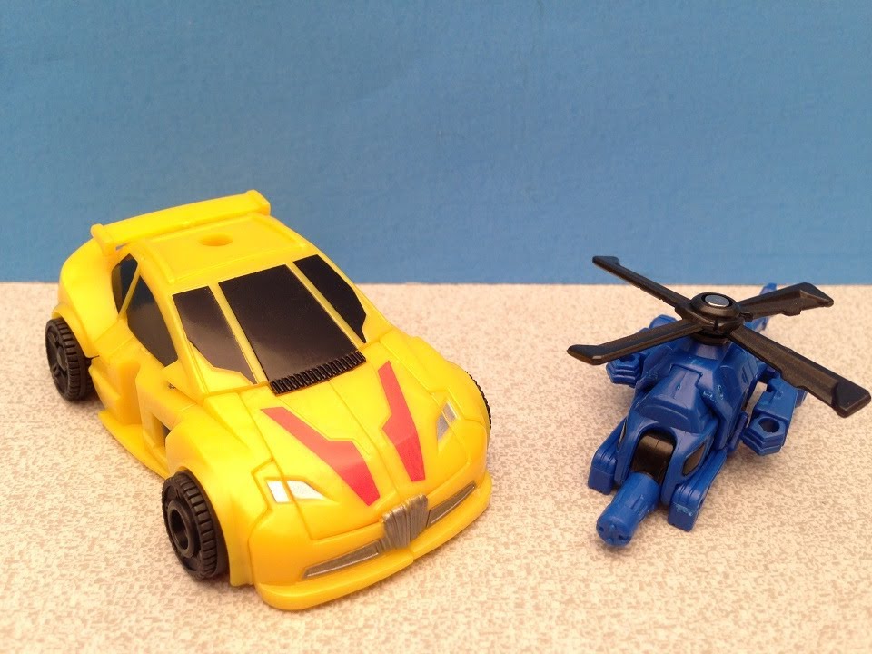 BUMBLEBEE AND BLAZEMASTER TRANSFORMERS GENERATIONS TOY REVIEW