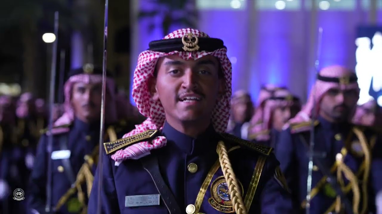 حفل تخريج دورة تأهيل الضباط الجامعيين الـ 36 والدفعة الـ 41 من طلبة كلية الملك خالد العسكرية