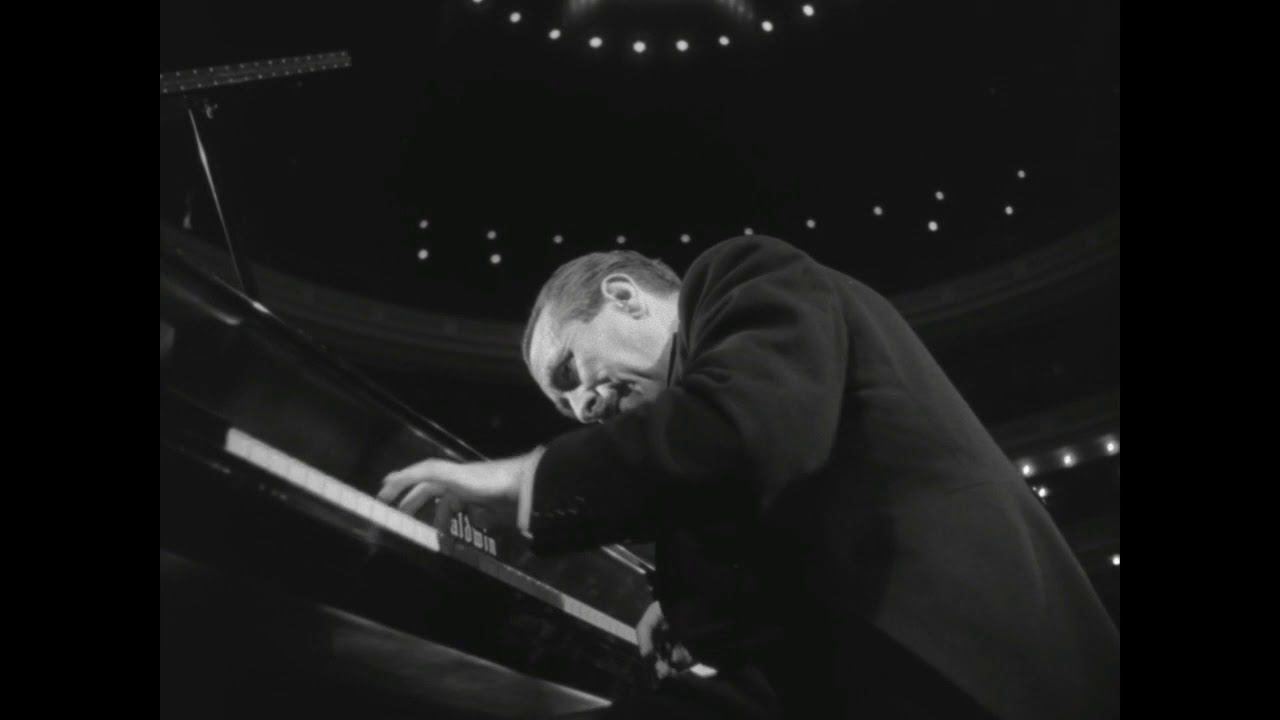 Claudio Arrau, plays 