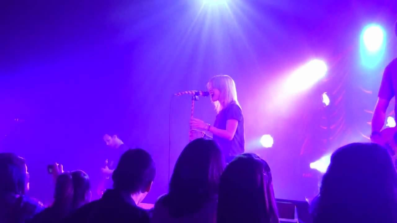 Paramore - Brick By Boring Brick - Nashville