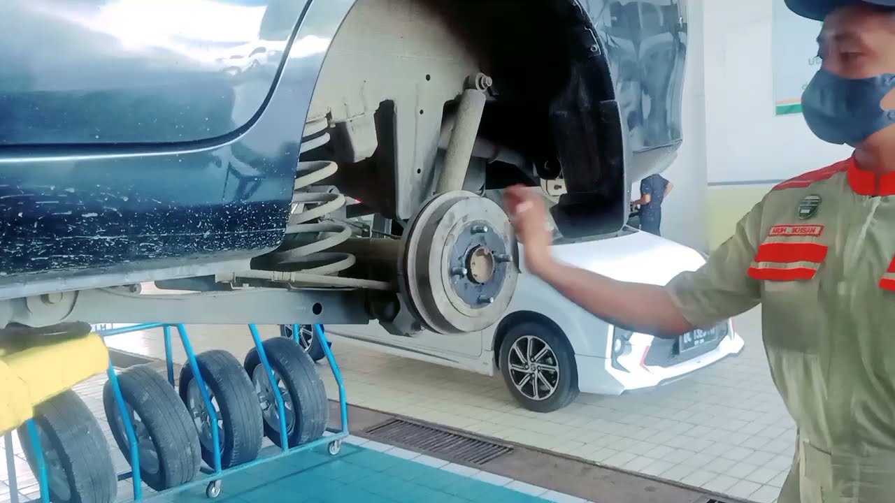 Service mobil di bengkel resmi toyota- Service bengkel resmi Toyota-Dealer Resmi Toyota